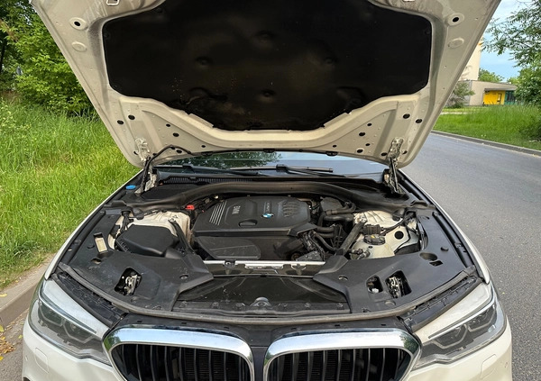 BMW Seria 5 cena 120900 przebieg: 189000, rok produkcji 2017 z Kraków małe 781